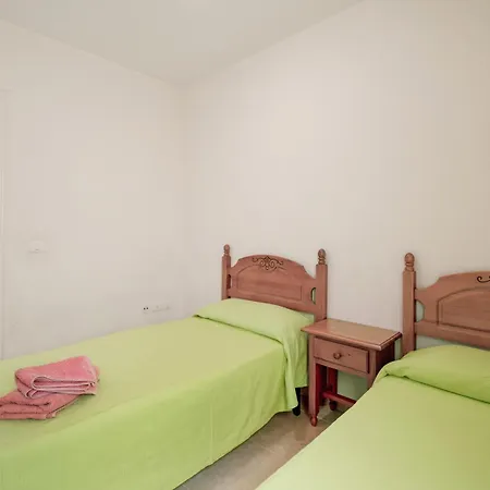 Isla 2 Apartament *